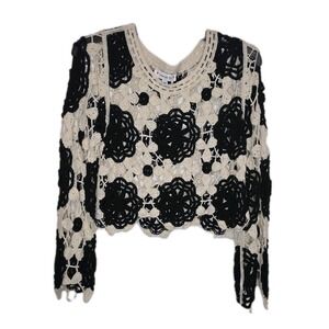 American Flirt Crochet Crop Top Boho Floral Black‎ Cream Size M EUC 🌼🖤